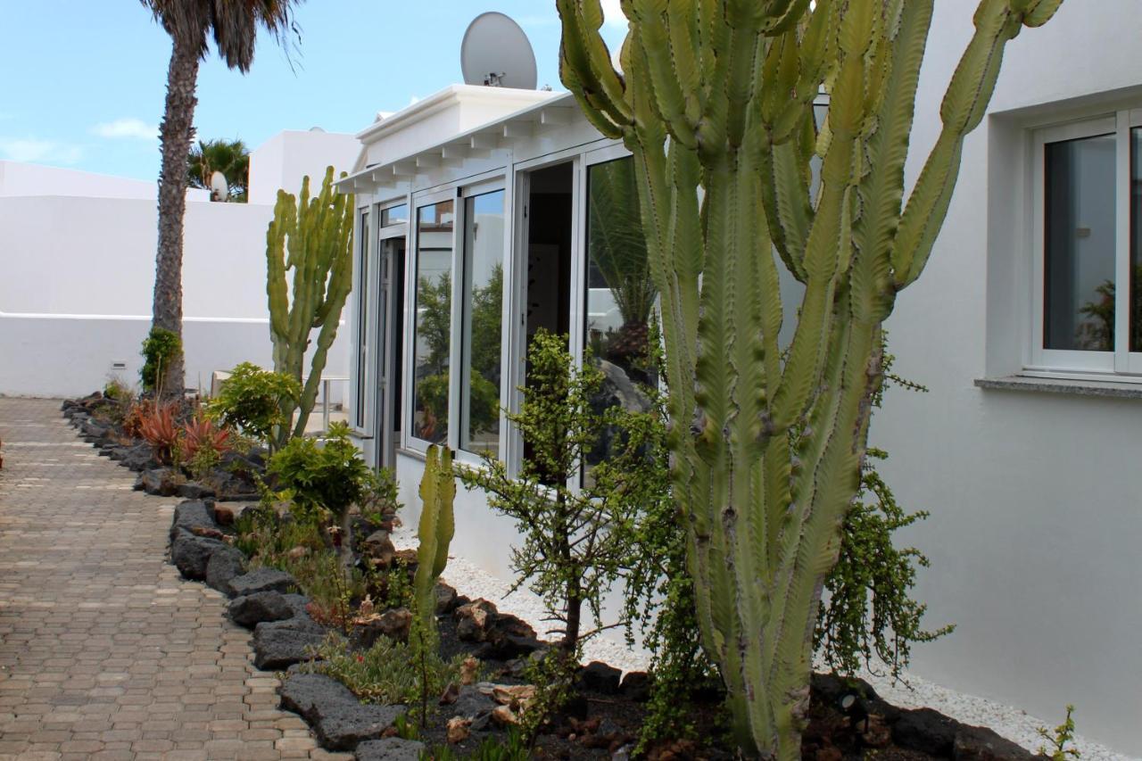 B2 Bungalow Casitas de luz Charco del Palo Bagian luar foto